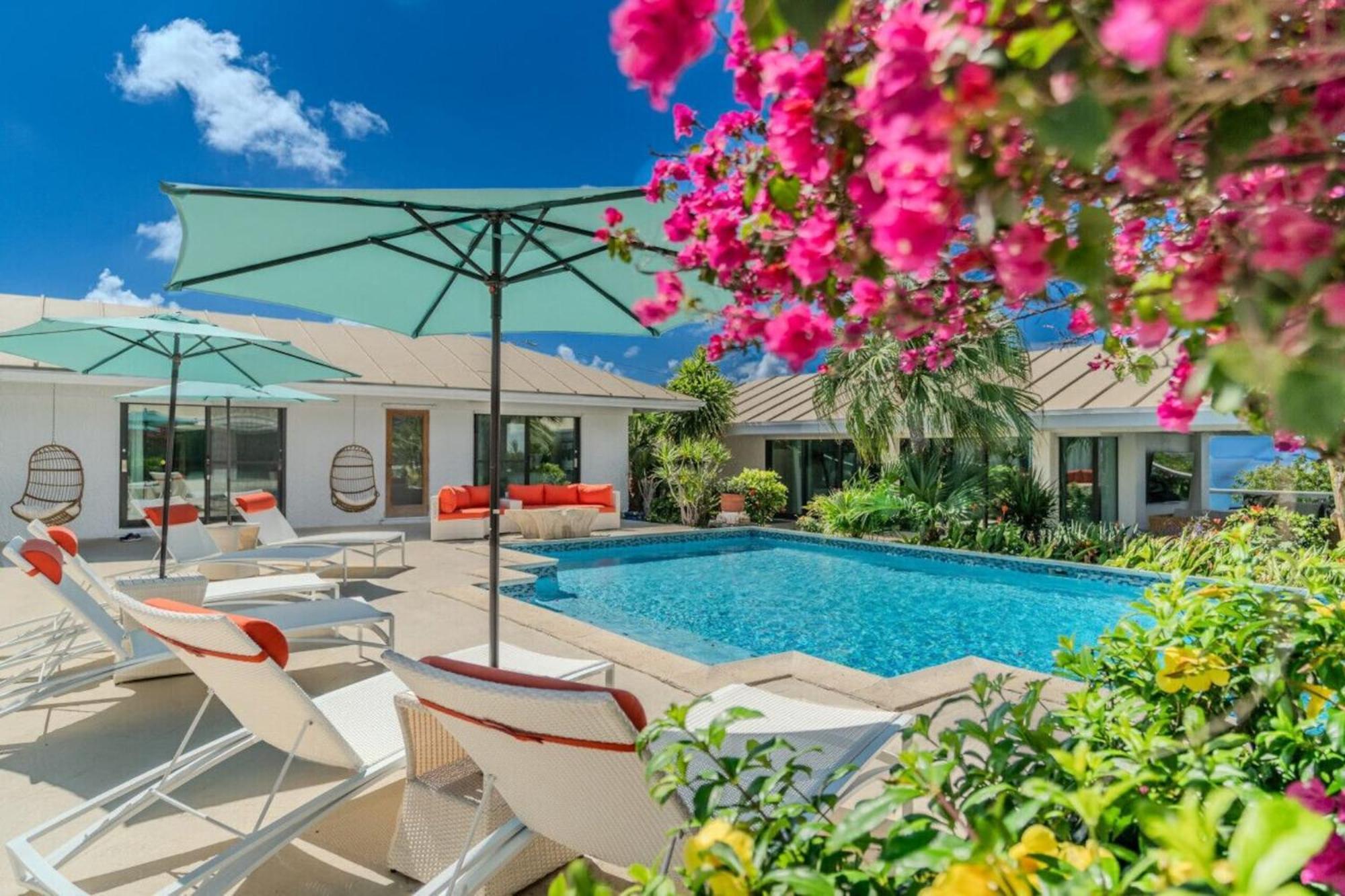 Royal Villa With A Huge Swimming Pool Cowell Battery Екстериор снимка