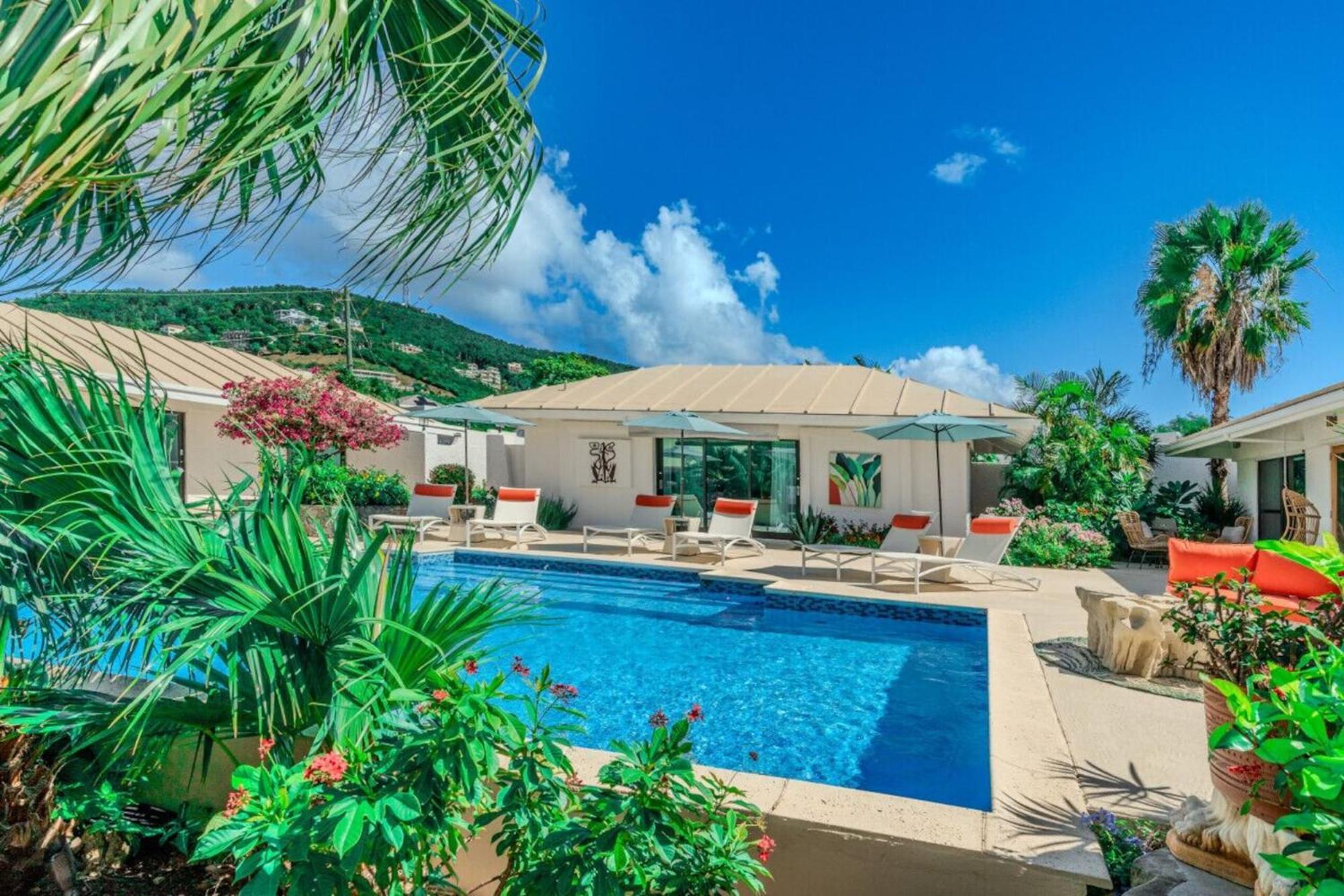 Royal Villa With A Huge Swimming Pool Cowell Battery Екстериор снимка
