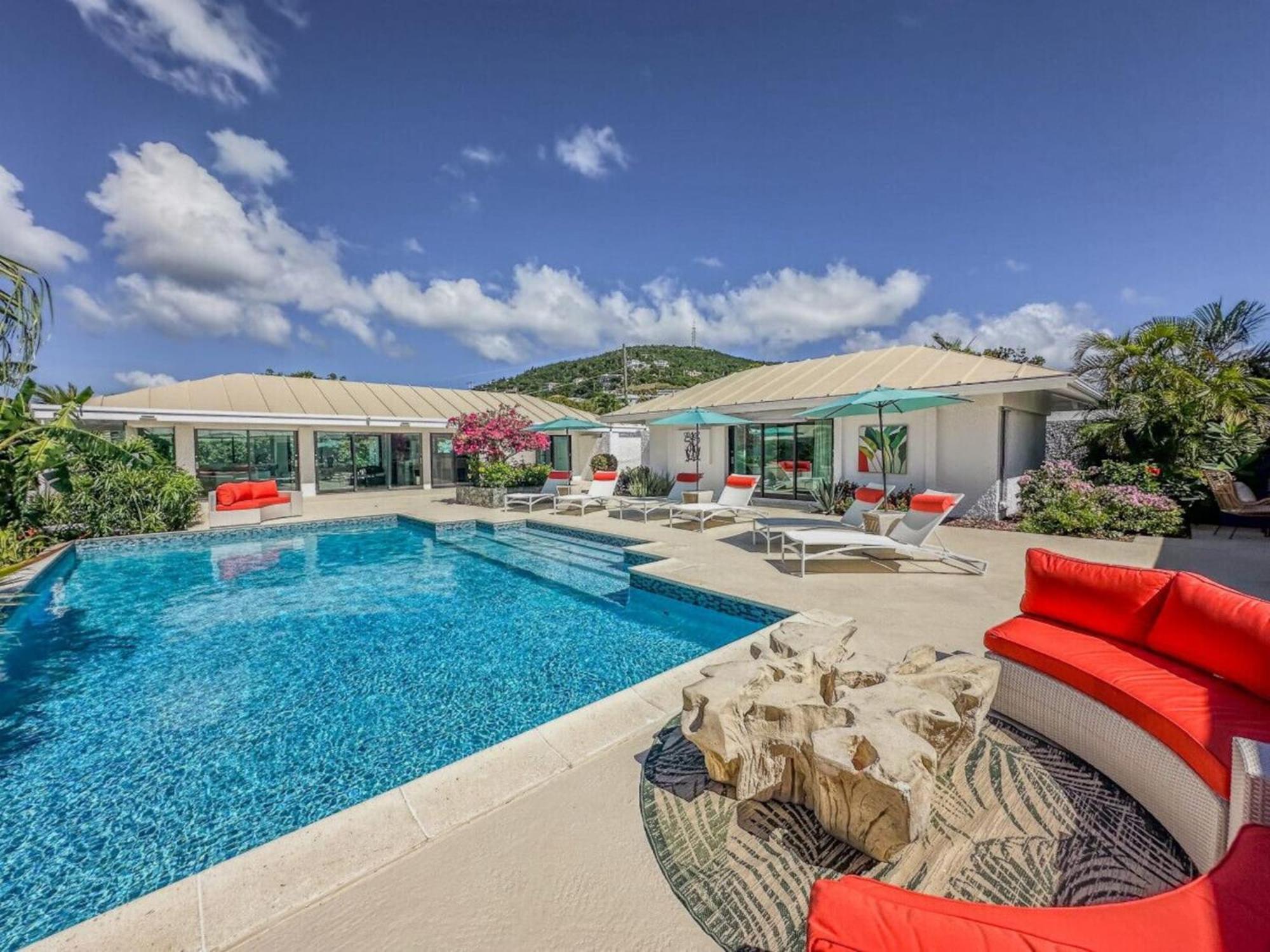 Royal Villa With A Huge Swimming Pool Cowell Battery Екстериор снимка