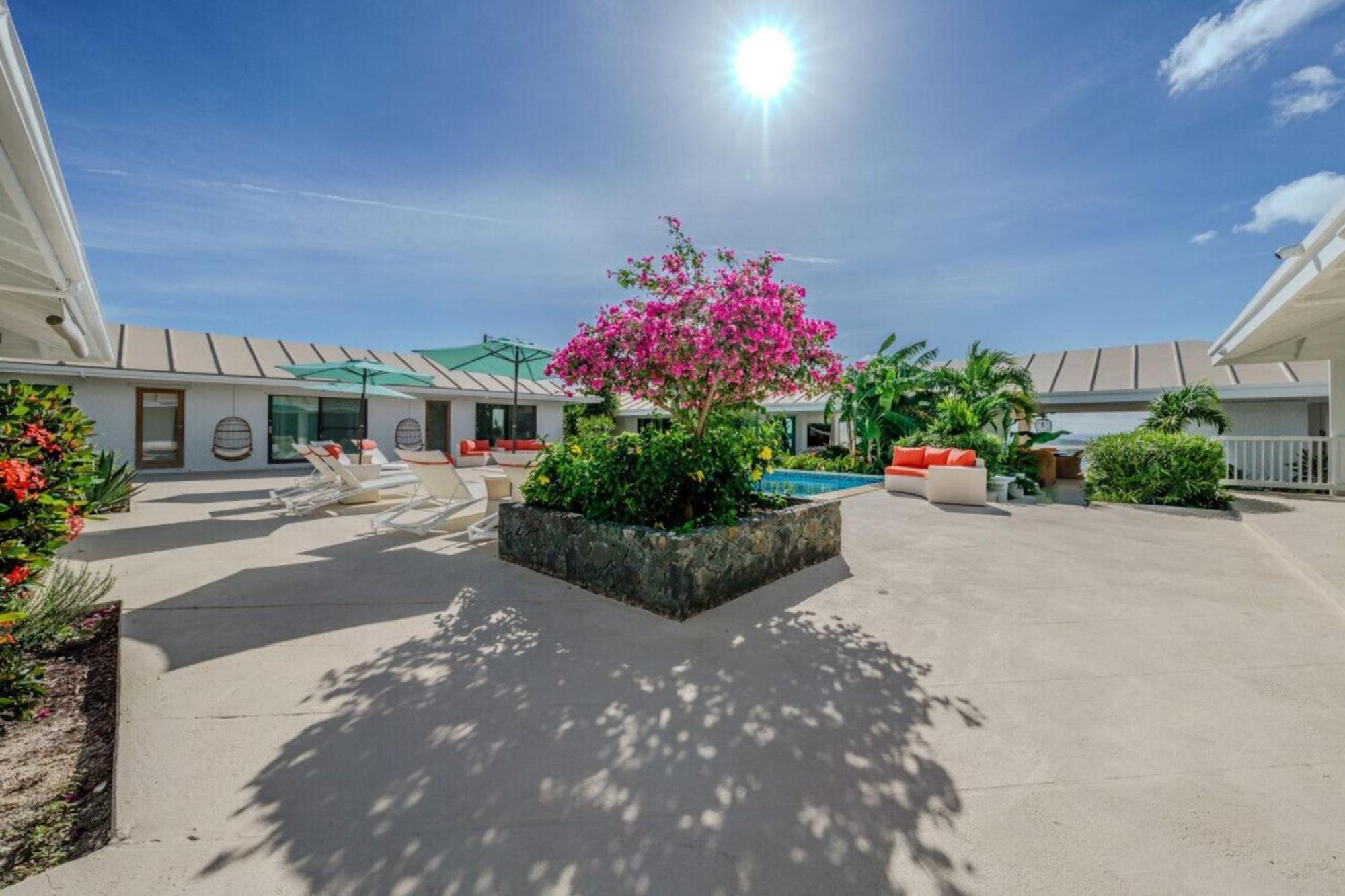 Royal Villa With A Huge Swimming Pool Cowell Battery Екстериор снимка